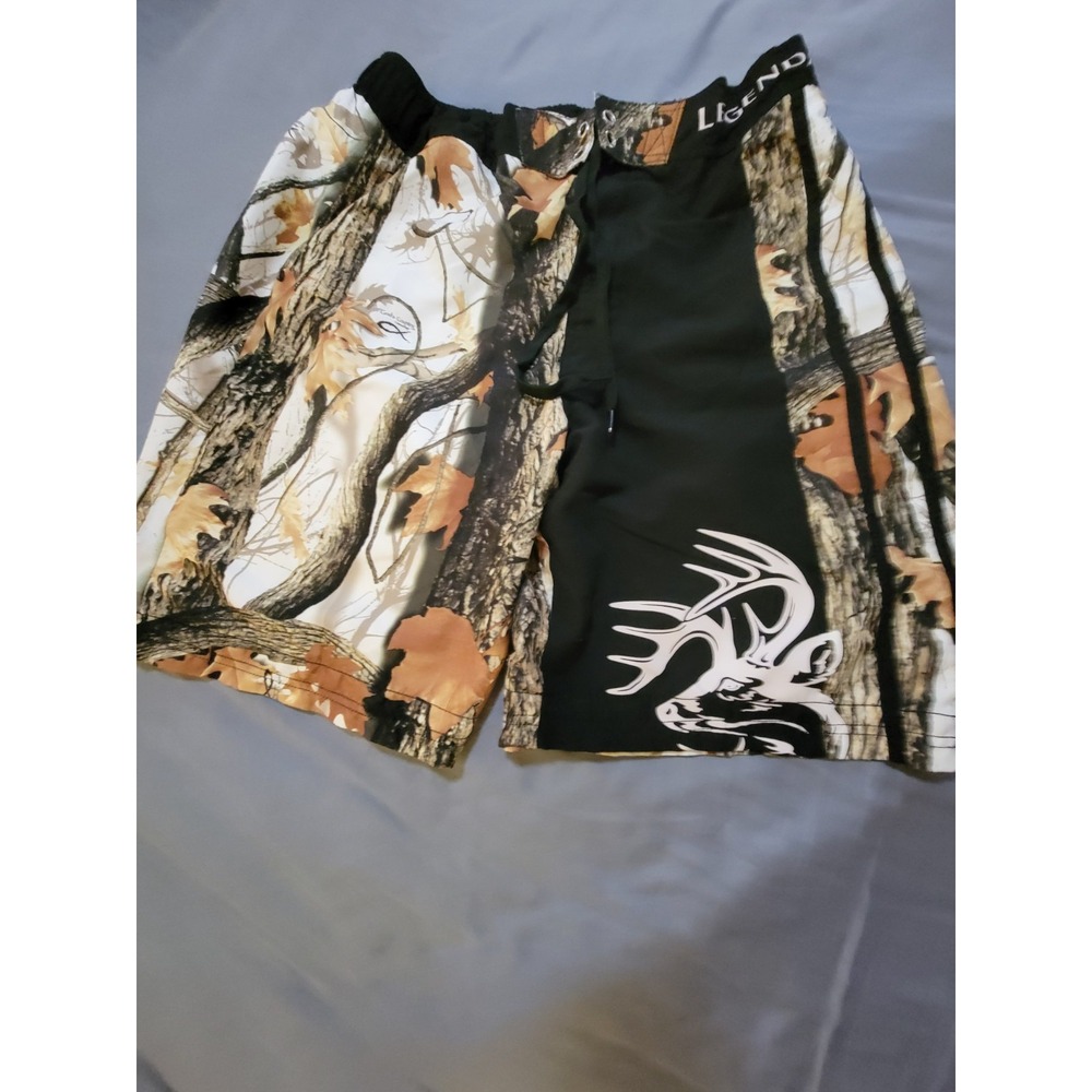 Legendary Whitetails Hunt Bum Camo Board Shorts Men's L Swim Trunks Real Tree